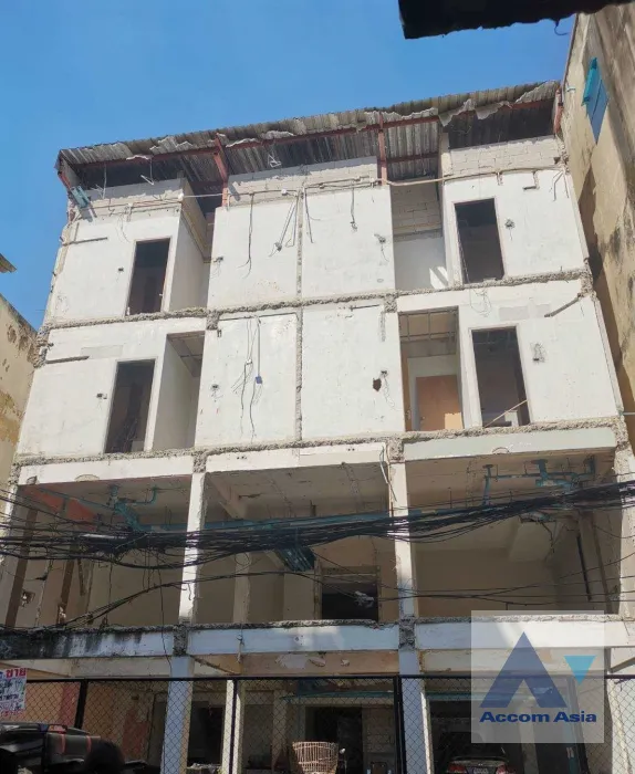 unit Building For Sale in Phaholyothin, Bangkok  (AA39449)