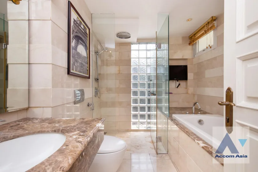 4  2 br Apartment for rent and sale in Sukhumvit ,Bangkok BTS Ekkamai at Homely Atmosphere AA39476