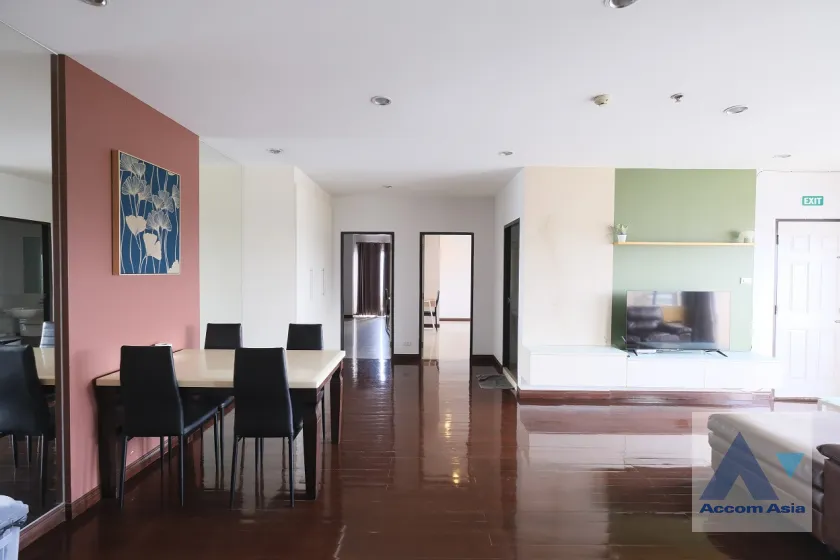 unit 2 Bedrooms  Apartment For Rent in Sukhumvit, Bangkok  near BTS Nana (AA39488)