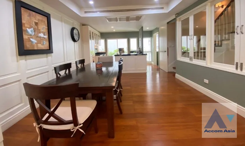 unit 3 Bedrooms  Townhouse For Sale in Sukhumvit, Bangkok  near BTS Ekkamai (AA39489)