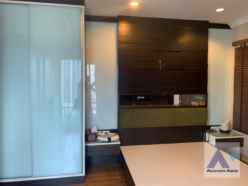  1  2 br Condominium For Sale in Ratchadaphisek ,Bangkok MRT Phetchaburi - MRT Rama 9 at Lumpini Place Rama 9-Ratchada  AA39491