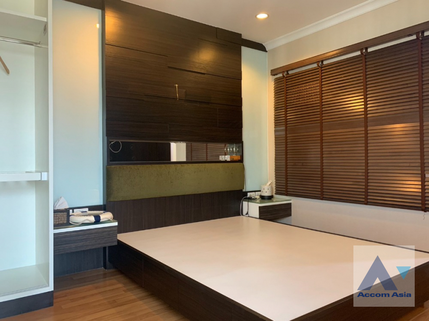  1  2 br Condominium For Sale in Ratchadaphisek ,Bangkok MRT Phetchaburi - MRT Rama 9 at Lumpini Place Rama 9-Ratchada  AA39491