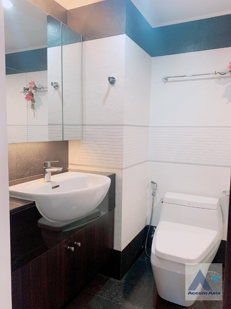 12  2 br Condominium For Sale in Ratchadaphisek ,Bangkok MRT Phetchaburi - MRT Rama 9 at Lumpini Place Rama 9-Ratchada  AA39491