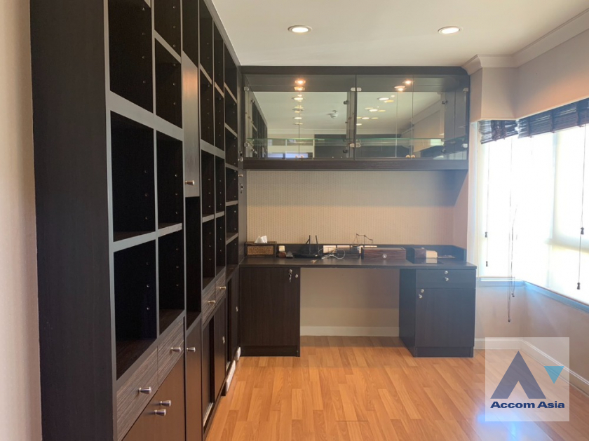 5  2 br Condominium For Sale in Ratchadaphisek ,Bangkok MRT Phetchaburi - MRT Rama 9 at Lumpini Place Rama 9-Ratchada  AA39491