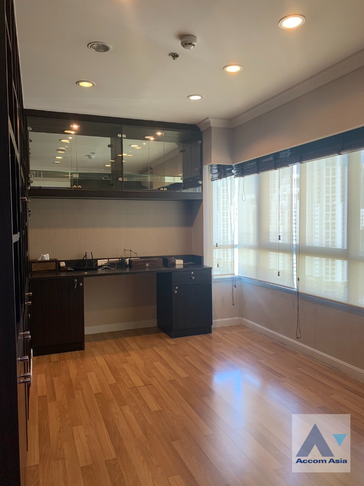 11  2 br Condominium For Sale in Ratchadaphisek ,Bangkok MRT Phetchaburi - MRT Rama 9 at Lumpini Place Rama 9-Ratchada  AA39491