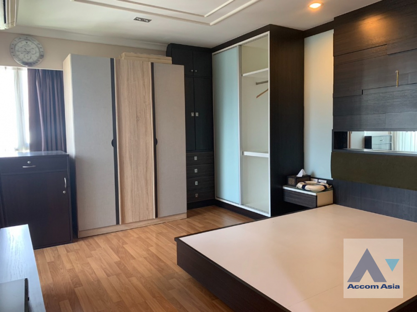 4  2 br Condominium For Sale in Ratchadaphisek ,Bangkok MRT Phetchaburi - MRT Rama 9 at Lumpini Place Rama 9-Ratchada  AA39491
