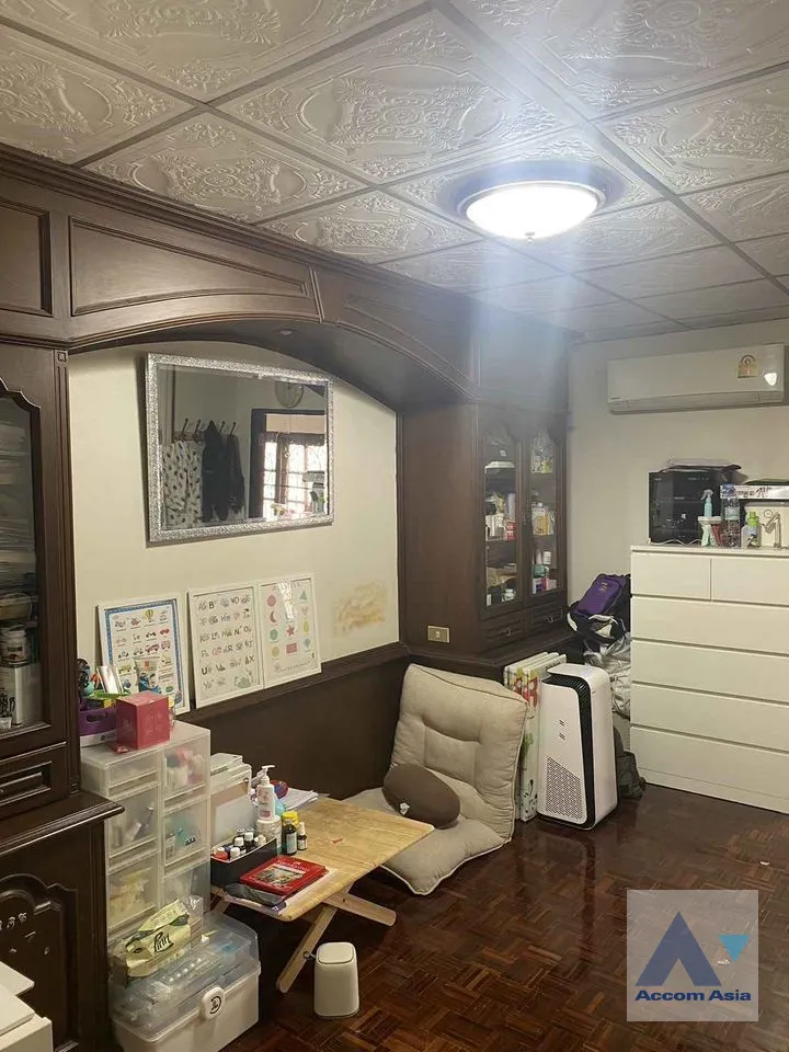unitTownhouse for sale near BTS Udomsuk only 1 KM