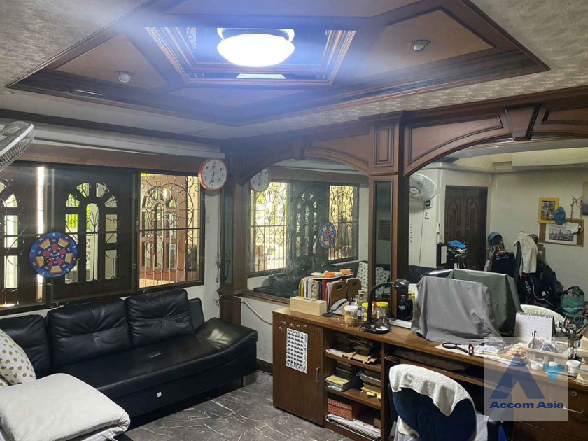 6  3 br Townhouse For Sale in Bang Na ,Bangkok BTS Udomsuk AA39498