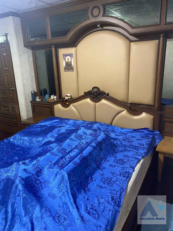 5  3 br Townhouse For Sale in Bang Na ,Bangkok BTS Udomsuk AA39498