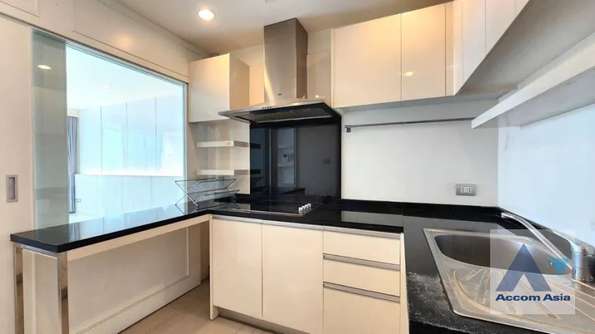 unit 2 Bedrooms  Condominium For Rent in Charoen Nakhon, Bangkok  near BTS Krung Thon Buri (AA39503)