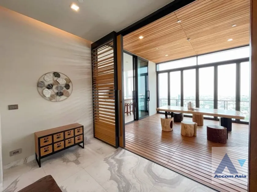 unit 3 Bedrooms  Condominium For Rent in Sukhumvit, Bangkok  near BTS Thong Lo (AA39510)