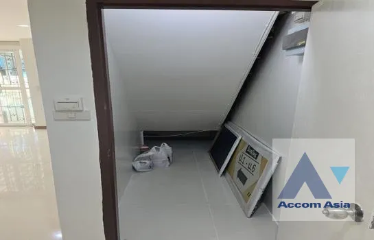 8  3 br Townhouse For Sale in Sukhumvit ,Bangkok  AA39522