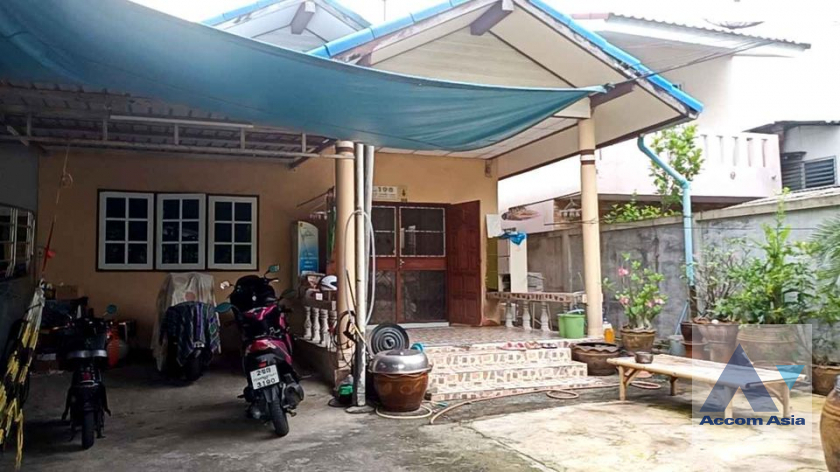  1  3 br House For Sale in Sukhumvit ,Bangkok BTS On Nut AA39524