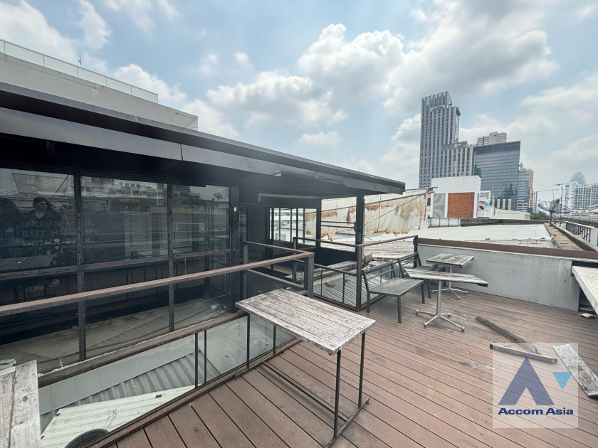  2  3 br Building For Sale in Phaholyothin ,Bangkok BTS Ari AA39535