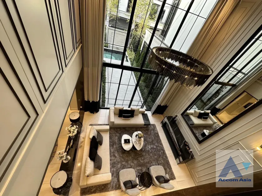 unit 5 Bedrooms  House For Sale in Pattanakarn, Bangkok  near ARL Ban Thap Chang (AA39546)