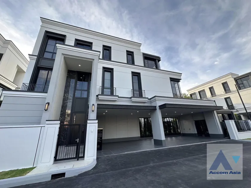 unit 5 Bedrooms  House For Sale in Pattanakarn, Bangkok  near ARL Ban Thap Chang (AA39546)