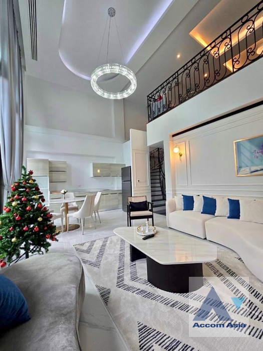 Shared Swimming Pool, Home Office, Private Swimming Pool house for rent in Sukhumvit, Bangkok Code AA39564