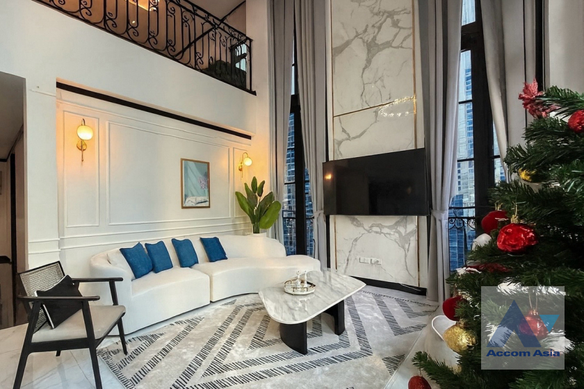 Shared Swimming Pool, Home Office, Private Swimming Pool house for rent in Sukhumvit, Bangkok Code AA39564