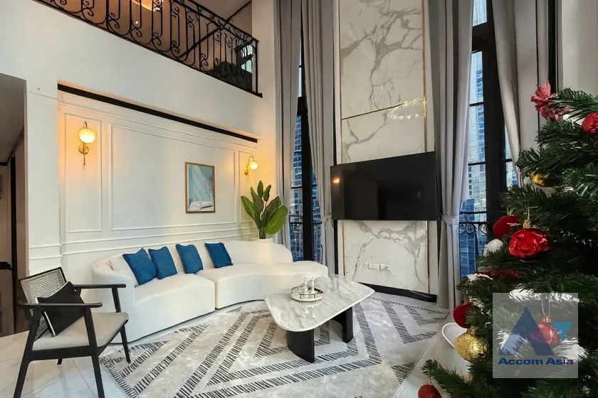  2  4 br House for rent and sale in Sukhumvit ,Bangkok BTS Ekkamai - BTS Phra khanong at House  in compound AA39564