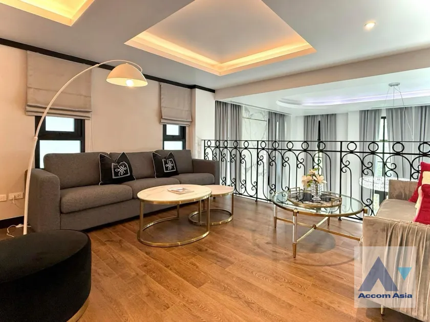  1  4 br House for rent and sale in Sukhumvit ,Bangkok BTS Ekkamai - BTS Phra khanong at House  in compound AA39564