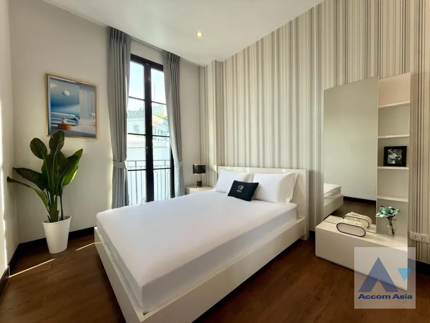 10  4 br House for rent and sale in Sukhumvit ,Bangkok BTS Ekkamai - BTS Phra khanong at House  in compound AA39564