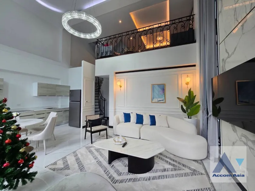 4  4 br House for rent and sale in Sukhumvit ,Bangkok BTS Ekkamai - BTS Phra khanong at House  in compound AA39564