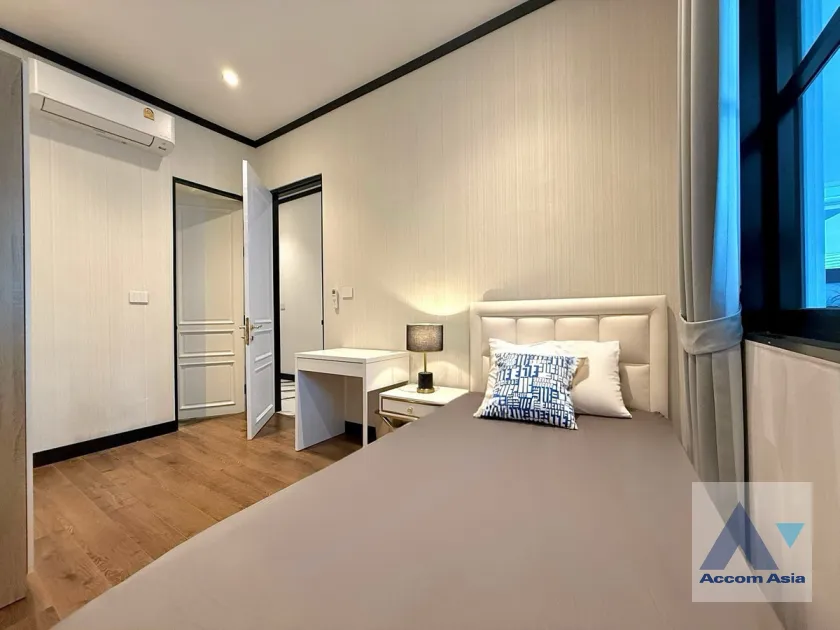 12  4 br House for rent and sale in Sukhumvit ,Bangkok BTS Ekkamai - BTS Phra khanong at House  in compound AA39564