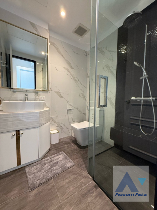 16  4 br House for rent and sale in Sukhumvit ,Bangkok BTS Ekkamai - BTS Phra khanong at House  in compound AA39564