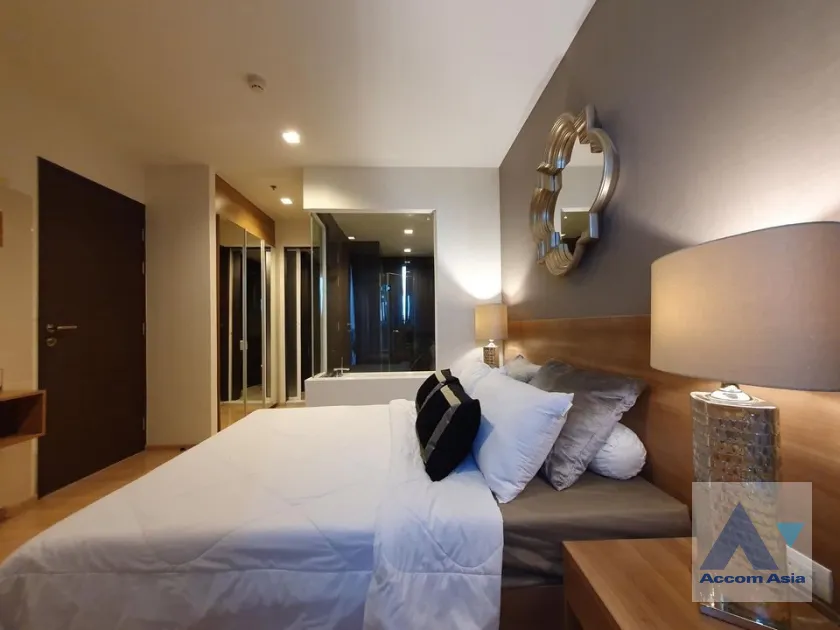 unit 1 Bedroom  Condominium For Rent in Sathorn, Bangkok  near BTS Saphan Taksin (AA39570)