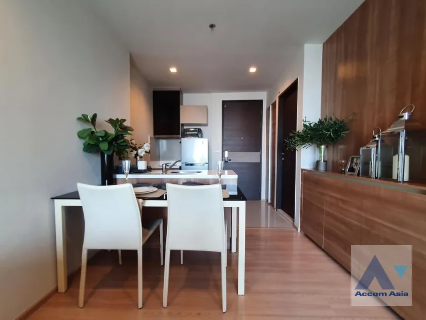 unit 1 Bedroom  Condominium For Rent in Sathorn, Bangkok  near BTS Saphan Taksin (AA39570)