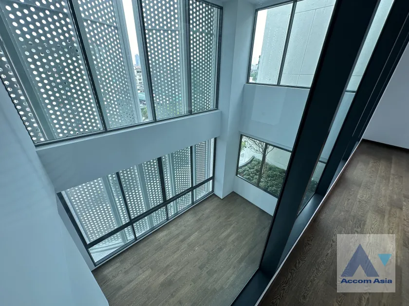 unit 5 Bedrooms  House For Rent & Sale in Phaholyothin, Bangkok  (AA39575)