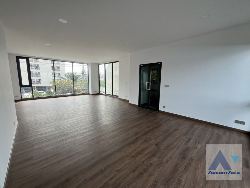 13  5 br House for rent and sale in Phaholyothin ,Bangkok  at Penton Ari-Sutthisan AA39575