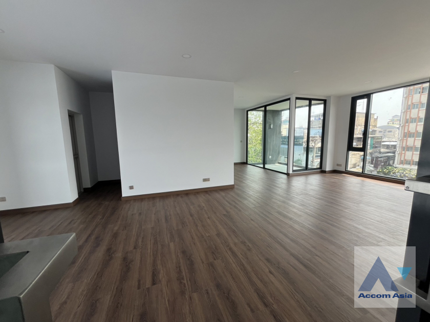 11  5 br House for rent and sale in Phaholyothin ,Bangkok  at Penton Ari-Sutthisan AA39575