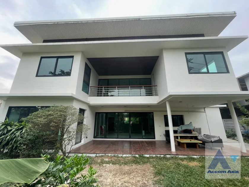 unit 4 Bedrooms  House For Sale in Phaholyothin, Bangkok  (AA39581)