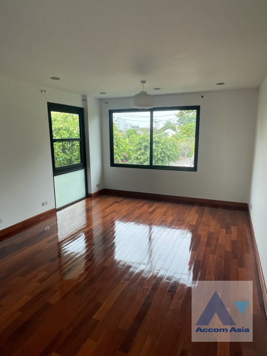 8  4 br House For Sale in Phaholyothin ,Bangkok  AA39581
