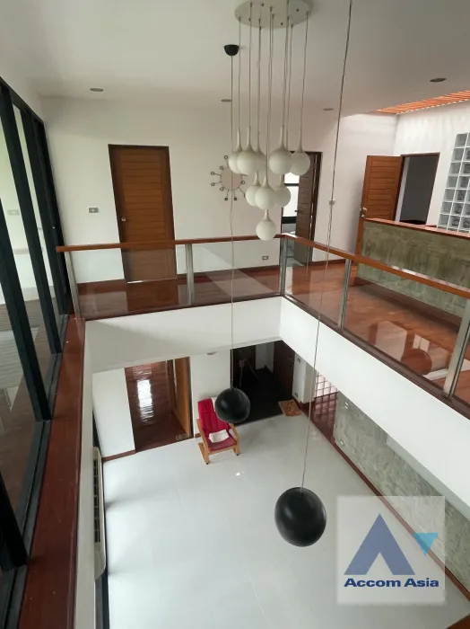 unit 4 Bedrooms  House For Sale in Phaholyothin, Bangkok  (AA39581)