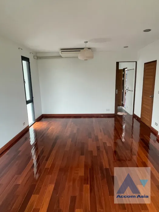 13  4 br House For Sale in Phaholyothin ,Bangkok  AA39581