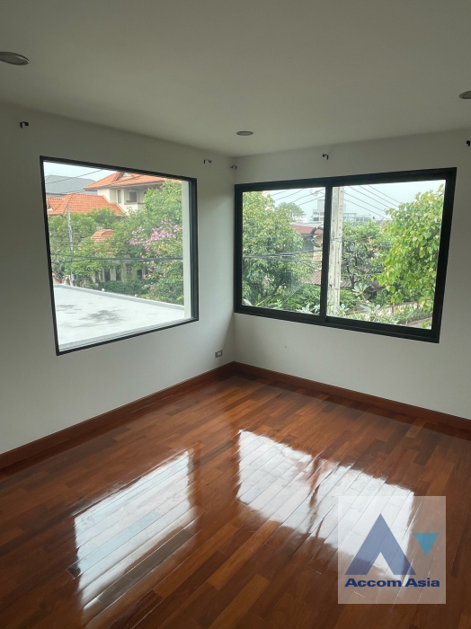 16  4 br House For Sale in Phaholyothin ,Bangkok  AA39581