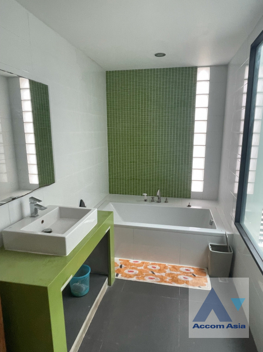 20  4 br House For Sale in Phaholyothin ,Bangkok  AA39581