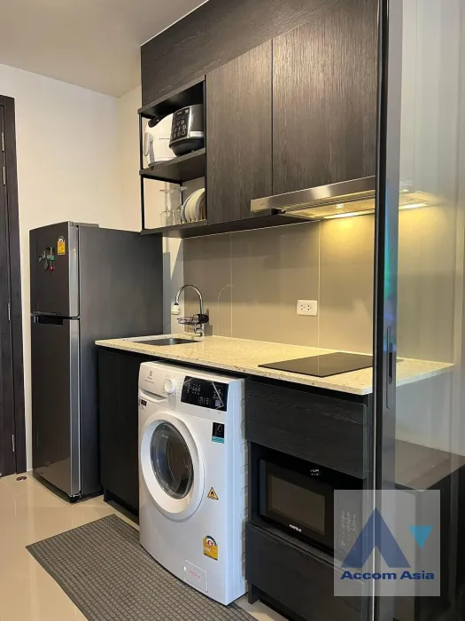 unit 1 Bedroom  Condominium For Sale in Ratchadaphisek, Bangkok  near MRT Sutthisan (AA39612)