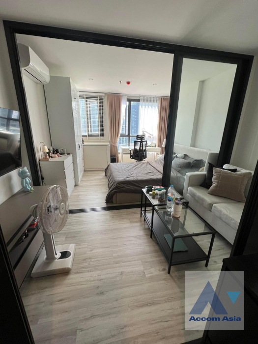  2  1 br Condominium For Sale in Ratchadaphisek ,Bangkok MRT Sutthisan at XT Huaikhwang  AA39612