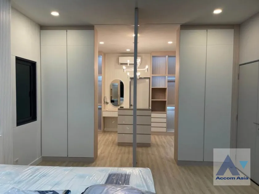 5  4 br House For Sale in Pattanakarn ,Bangkok  at The City Sukhumvit Onnut AA39618