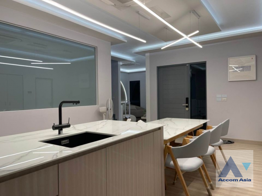 6  4 br House For Sale in Pattanakarn ,Bangkok  at The City Sukhumvit Onnut AA39618