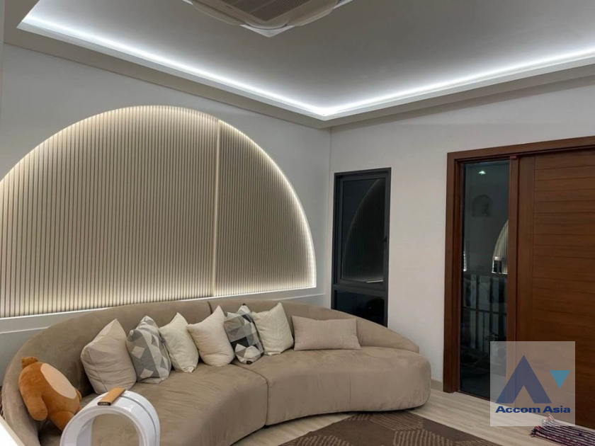 house for rent in Pattanakarn, Bangkok Code AA39618