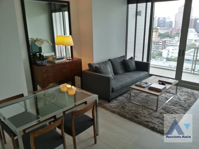 unit 1 Bedroom  Condominium For Rent & Sale in Ploenchit, Bangkok  near BTS Ratchadamri - MRT Silom (AA39620)