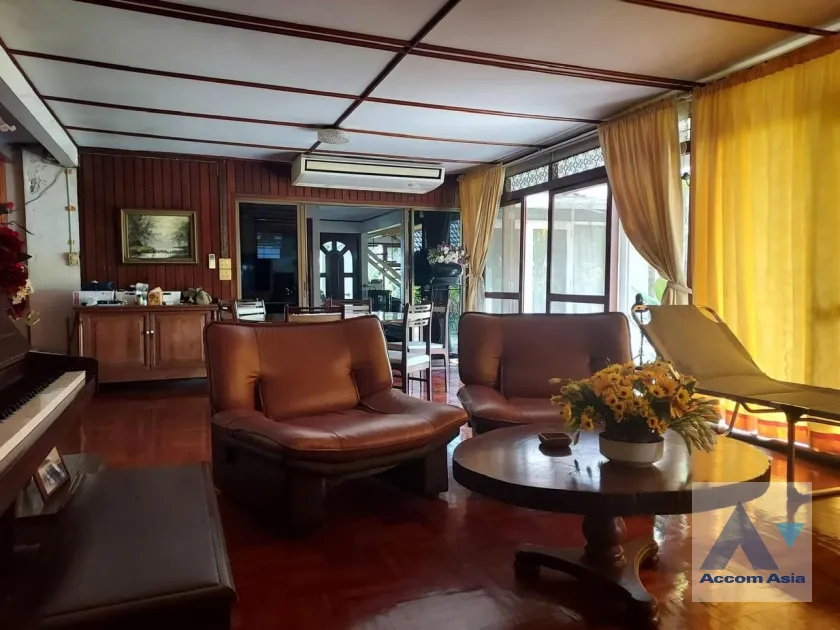 11  5 br House For Rent in Samutprakan ,Samutprakan  AA39638