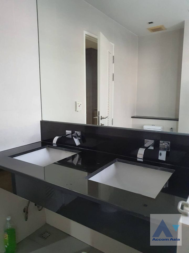 11  2 br Condominium For Sale in Charoen Nakhon ,Bangkok BTS Krung Thon Buri at Urbano Absolute Sathorn AA39665