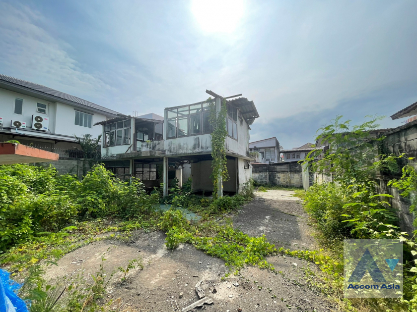  2  Land for rent and sale in Sukhumvit ,Bangkok BTS Phra khanong AA39676