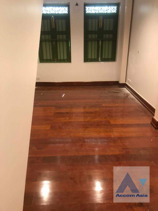  1  Townhouse for rent and sale in Silom ,Bangkok  at Chumchon Luenrit AA39679