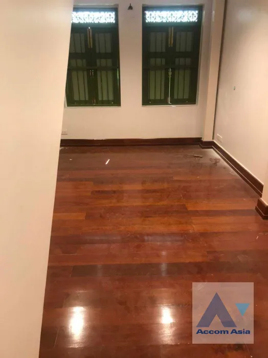 unit Townhouse For Rent & Sale in Silom, Bangkok  (AA39679)